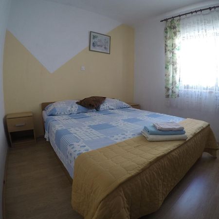 Peach Apartment'S Repic Bibinje Exterior photo
